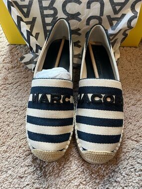 Marc Jacobs Bright Yellow Logo Presentation Box